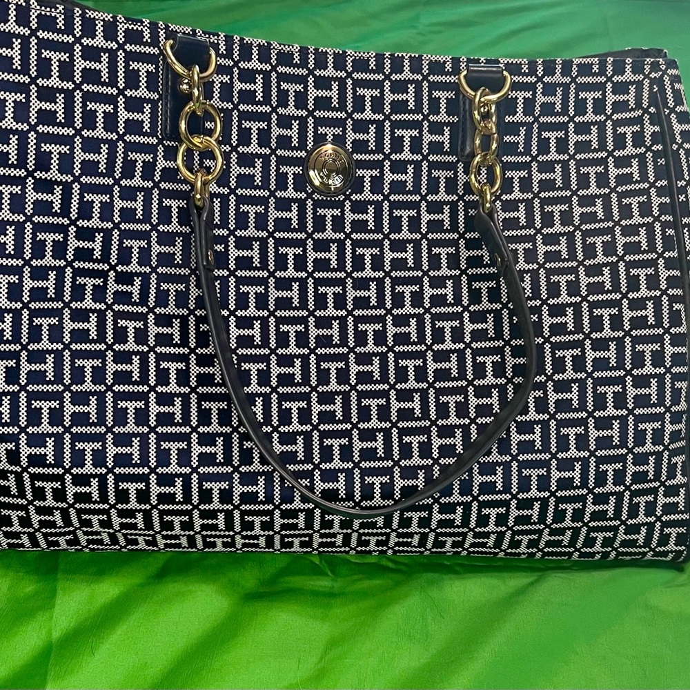 Tommy Hilfiger shoulder bag.